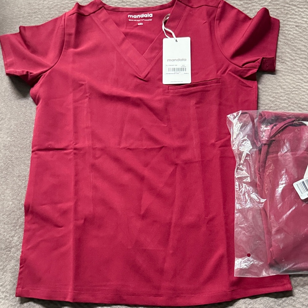 Mandala Garnet V-Neck Scrub XXS Top & 6 pocket Slim pants- XXS Petite